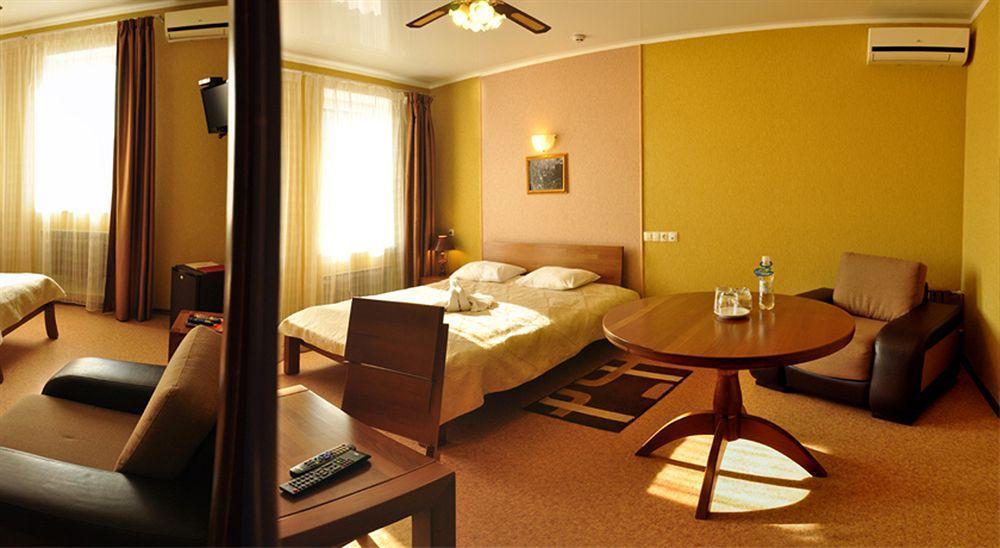 Hotel An-2 Charkiv Esterno foto