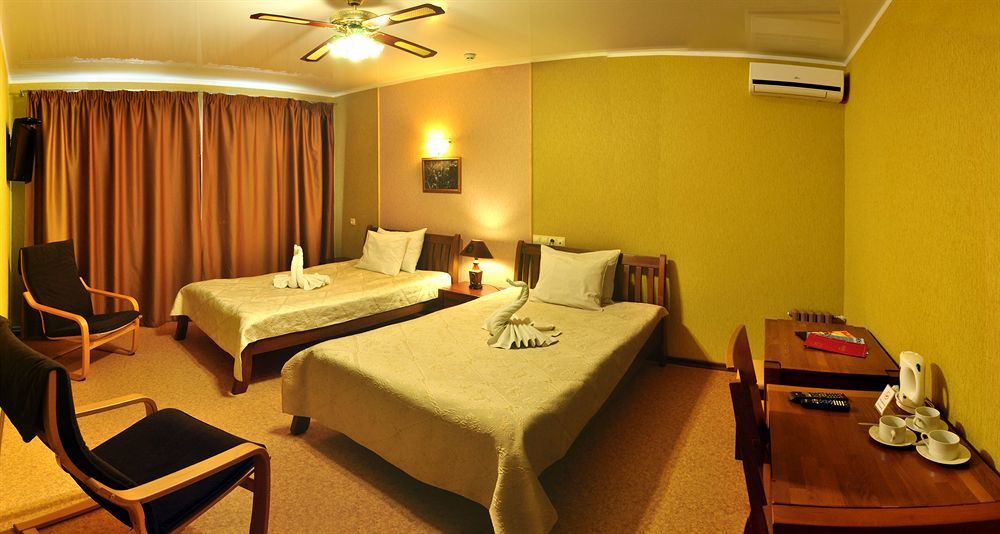 Hotel An-2 Charkiv Esterno foto