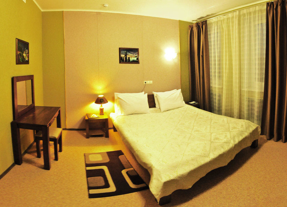Hotel An-2 Charkiv Esterno foto