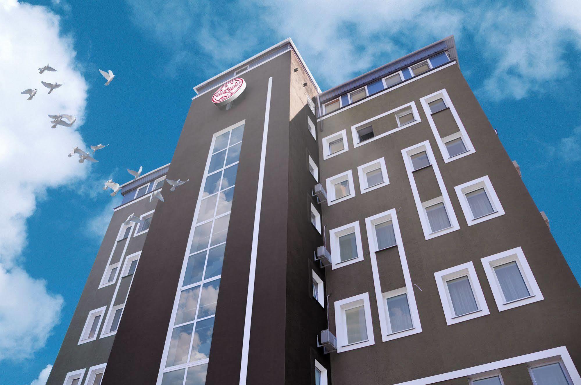 Hotel An-2 Charkiv Esterno foto